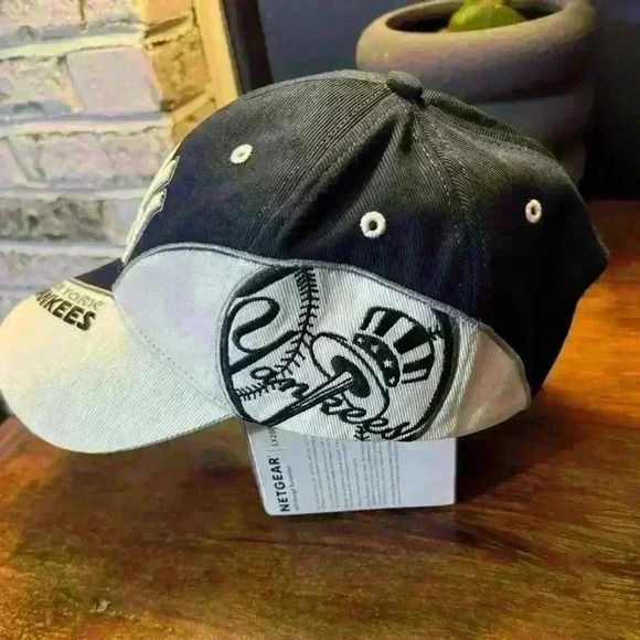 Vintage New York Yankees Strapback Hat Big Side Logo Color Block Fan Favorite - Picture 5 of 12